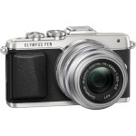 Цифровой фотоаппарат Olympus Pen E-PL7 Kit M.Zuiko Digital 14-42mm 1:3.5-5.6 II R (EZ-M1442 II R) Silver — фото 1 / 5
