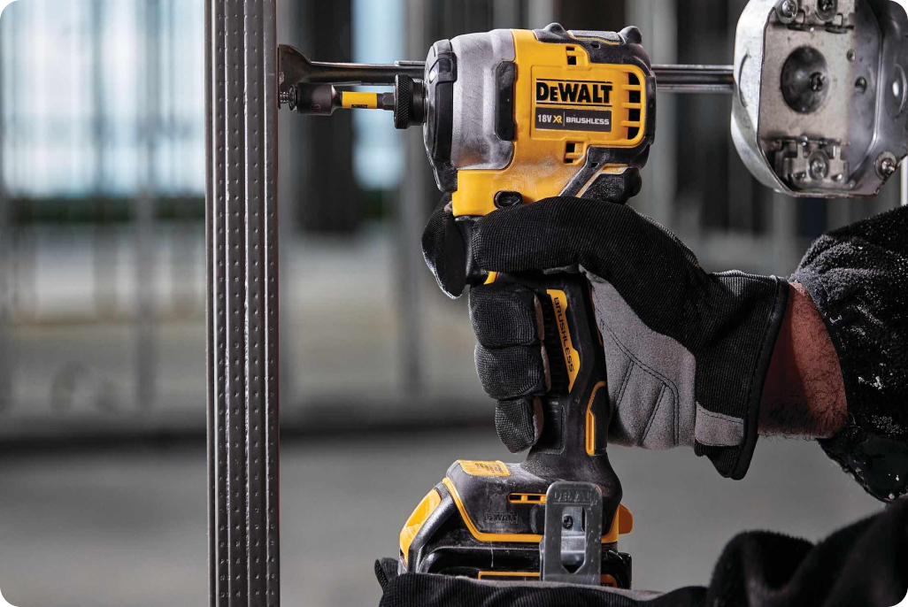 Дрель-шуруповерт DeWALT DCF809N-XJ купить в Красноярске